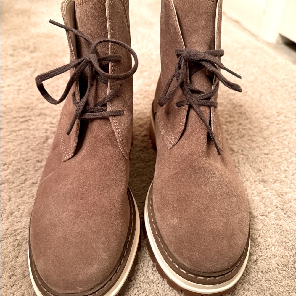 Cole Hann size 7 boots